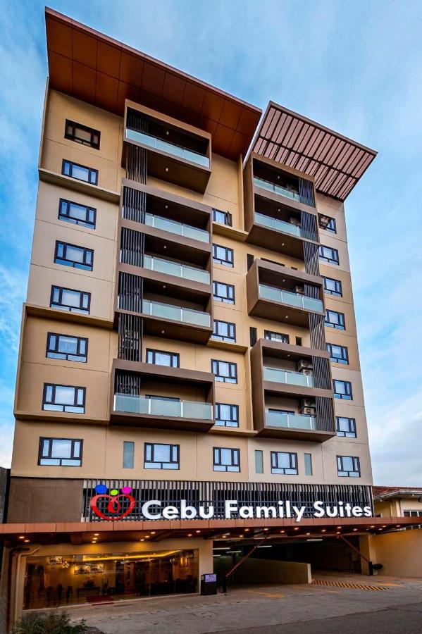 Cebu Family Suites Powered By Cocotel Exteriör bild