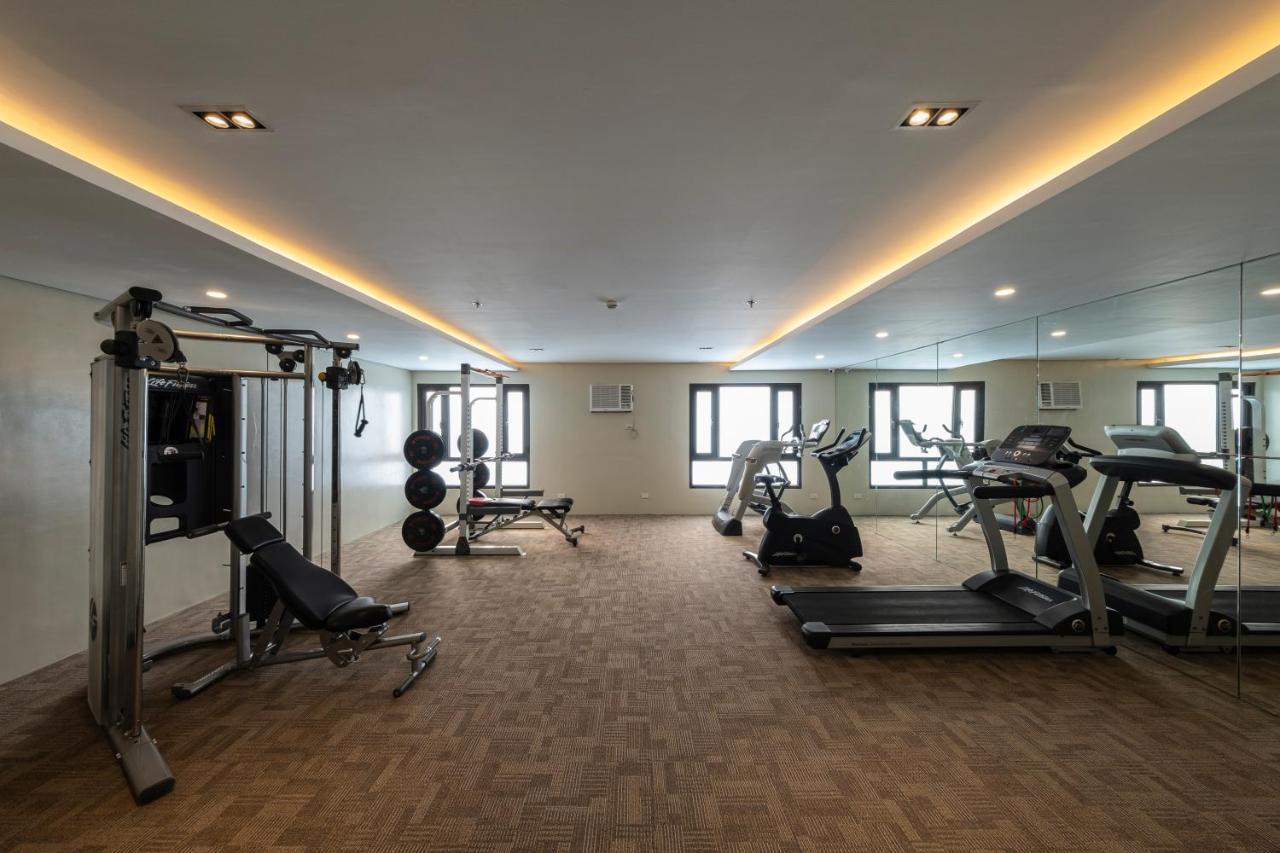 Cebu Family Suites Powered By Cocotel Exteriör bild